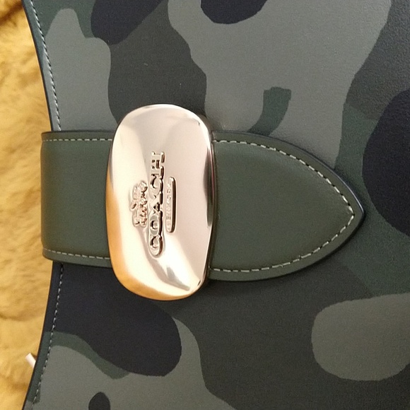 🆕 COACH Genuine Leather Small Camo Purse - Picture 15 of 16